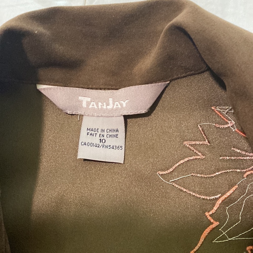 Button down Jacket or shirt. - Picture 6 of 6